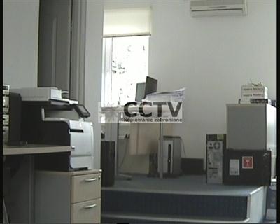 P5067SONYEFFIO700white